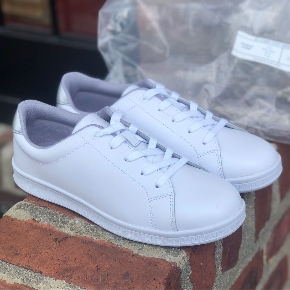 🆕Lands End Classic Court sneaker, wht/slv, Sz 8.5